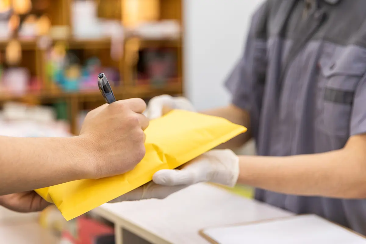 Assist in customs clearance of personal belongings